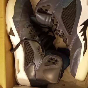 Air jordan 5 retro I bout these fir my daughter she wore them 1x